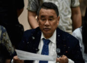 Anggota Komisi III DPR RI Soedeson Tandra memberikan keterangan pers terkait aturan penangkapan jaksa.