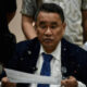 Anggota Komisi III DPR RI Soedeson Tandra memberikan keterangan pers terkait aturan penangkapan jaksa.