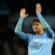 John Stones mengenakan seragam Inter Milan setelah resmi bergabung dengan status bebas transfer