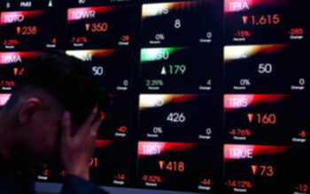 IHSG Terkoreksi 0,81 Persen, Rupiah Kian Tertekan Mendekati Rp18.000