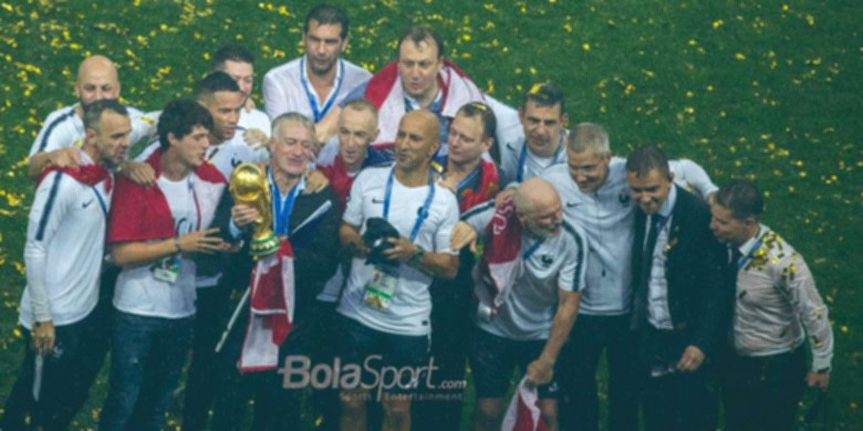 Didier Deschamps saat memimpin sesi latihan Timnas Prancis di Piala Dunia 2026