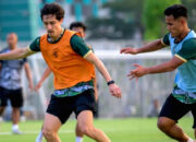 Francisco Rivera saat berlatih bersama skuad Persebaya Surabaya untuk persiapan musim 2026-2027.