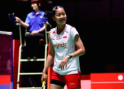 Putri Kusuma Wardani melakukan pukulan saat bertanding di Japan Open 2026