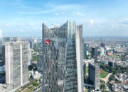 Gedung kantor PT Telkom Indonesia Tbk dengan logo perusahaan yang terpampang jelas