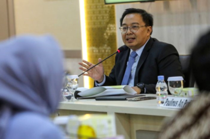 Anggota BPK Bobby Adhityo Rizaldi saat menjalani pemeriksaan oleh penyidik KPK di Jakarta.