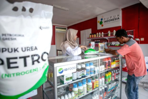 Menteri Keuangan Purbaya Yudhi Sadewa saat memberikan keterangan pers terkait kebijakan distribusi barang bersubsidi.