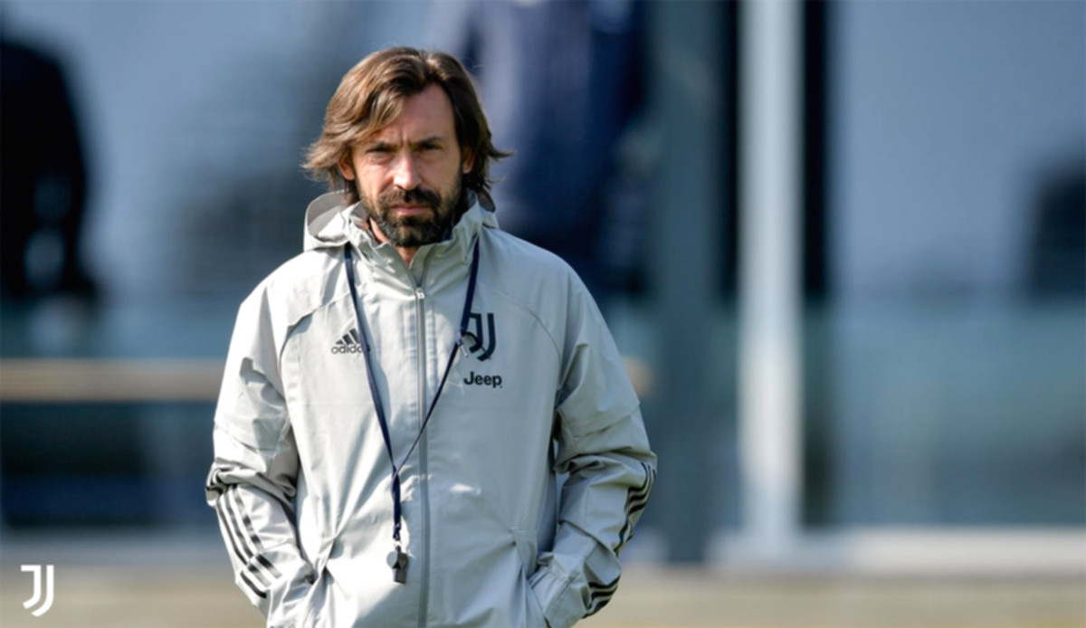 Paolo Maldini dan Leonardo saat menghadiri konferensi pers di kantor FIGC