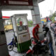 SPBU Pertamina yang ramai dikunjungi pengendara untuk mengisi bahan bakar minyak