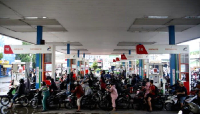 Strategi Pertamina Urai Antrean BBM di Medan hingga Palembang