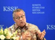 Gubernur Bank Indonesia Perry Warjiyo memberikan keterangan resmi terkait pengunduran dirinya