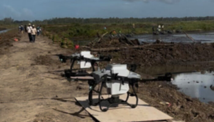 Vietnam dan Filipina Raih Status Menengah Atas, Petani Papua Gunakan Drone