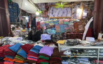 Matikan UMKM Lokal, Pedagang Seragam di Padang Keluhkan Program Baju Gratis