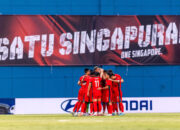 Pemain Timnas Indonesia saat berlatih di lapangan hijau untuk persiapan laga melawan Singapura di Piala AFF 2026.