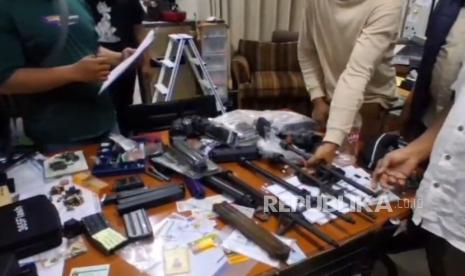 usai-temuan-ratusan-senpi,-kuasa-hukum-yayasan-desak-polisi-bongkar-bunker-di-sekolah-swasta-jakarta