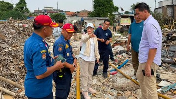 pemprov-dki-sanksi-semua-pelaku-pembuangan-sampah-ilegal-di-dukuh