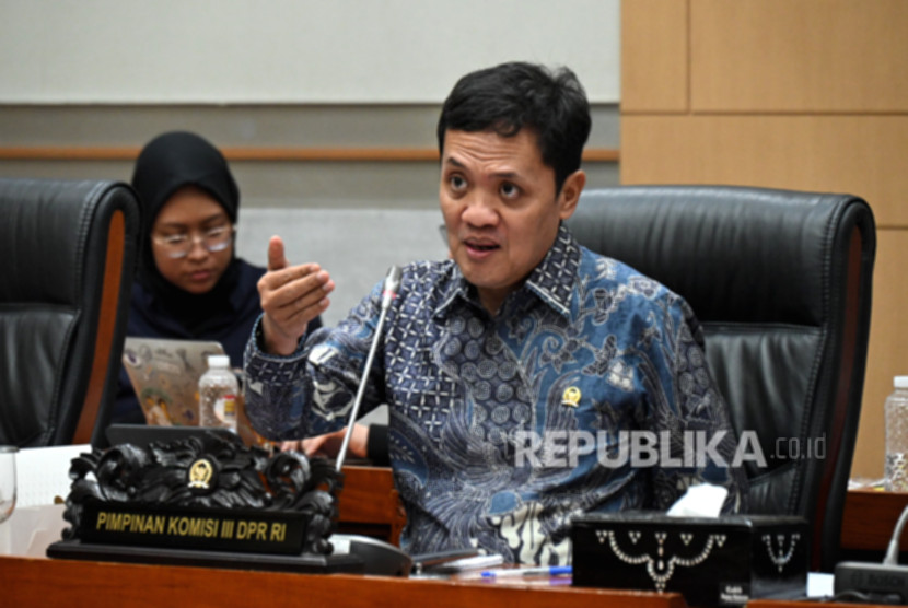 Ketua Komisi III DPR RI Habiburokhman saat memberikan keterangan terkait pengawasan kasus kematian Winda Lorenza.