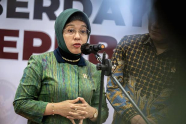 Kepala BPS Amalia Adininggar Widyasanti memberikan keterangan pers terkait survei literasi keuangan syariah 2026.