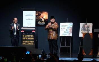 Bahlil Luncurkan 10 Buku, Luhut Puji Karya Otentik sang Menteri