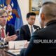 Wakil Menteri Perang AS Elbridge Colby saat melakukan kunjungan diplomatik ke kawasan Asia Tenggara.