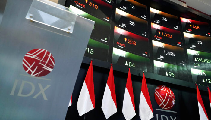 IHSG Melemah 0,69%, Investor Lakukan Transaksi Crossing Saham DSSA hingga SMMA