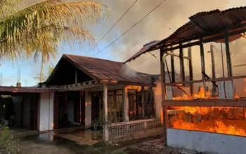 Akses Jalan Sempit, Dua Rumah di Kuranji Padang Ludes Terbakar