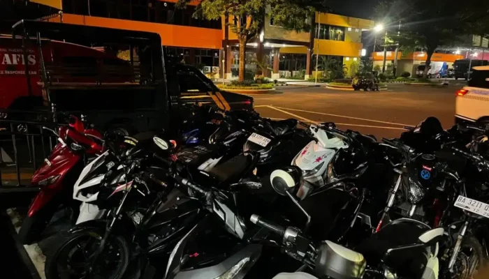 Polresta Padang Sita 18 Motor Knalpot Brong Saat Patroli Antitawuran dan Balap Liar