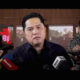 Ketua Umum PSSI Erick Thohir saat memberikan keterangan pers terkait regulasi suporter sepak bola Indonesia.
