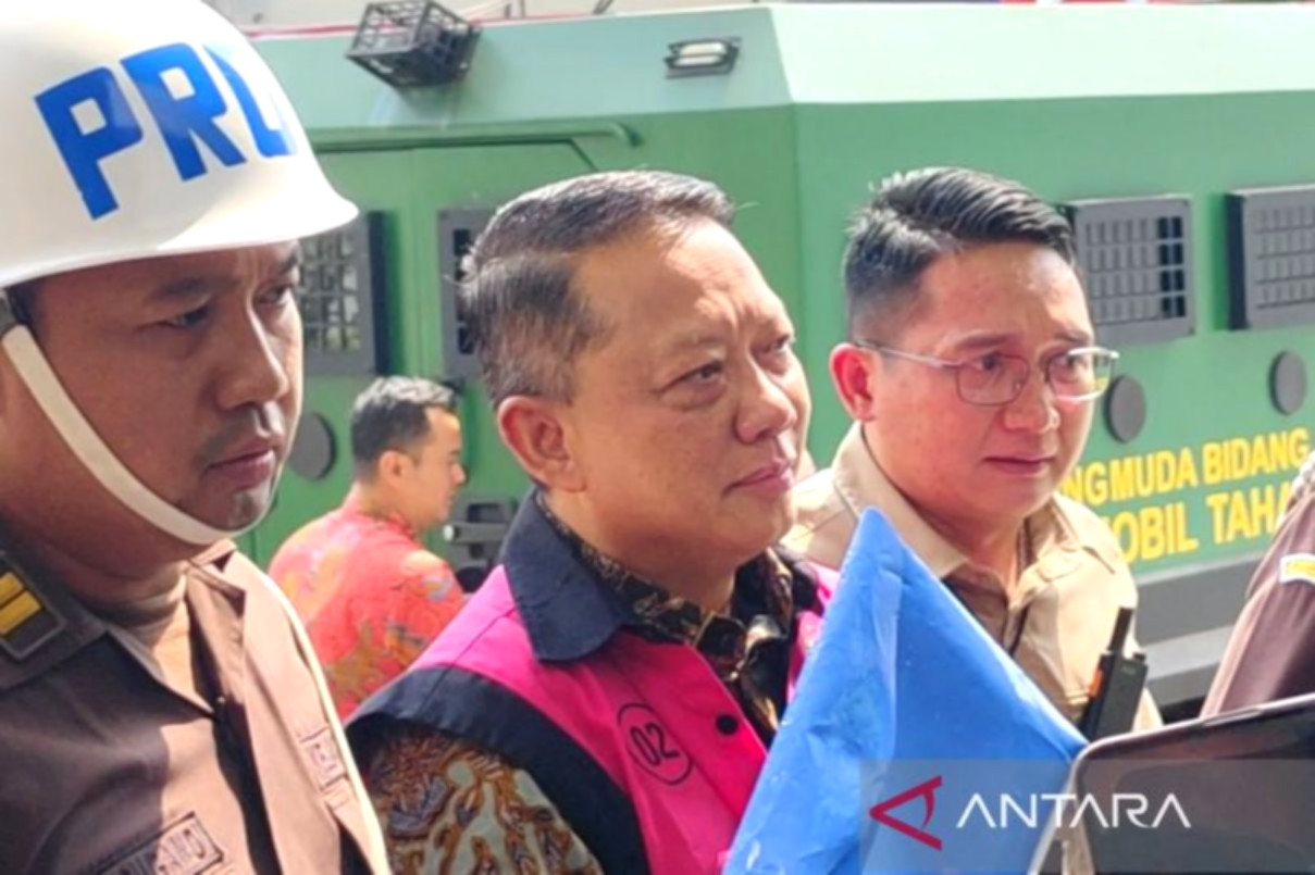 Pakar TPPU Yenti Garnasih memberikan keterangan terkait kasus dugaan pencucian uang Febrie Adriansyah