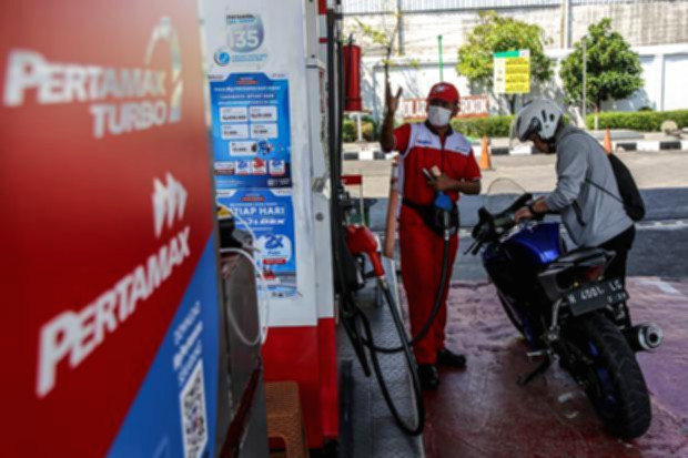 Deretan dispenser pengisian bahan bakar di SPBU Pertamina saat penyesuaian harga BBM per 1 Agustus 2026.